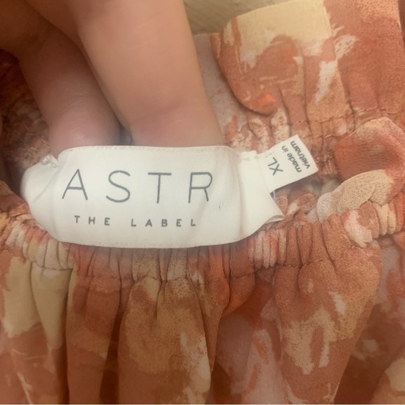 ASTR The Label Smocked Floral Maxi Dress Pink Tan Size XL - Picture 8 of 9